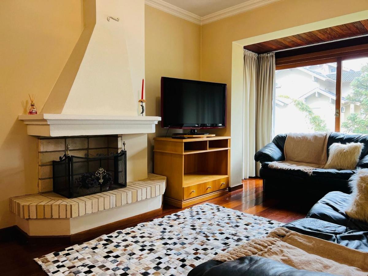 Mrg- Colonial 2D - 200 Mts Da Rua Torta Apartment Gramado Luaran gambar